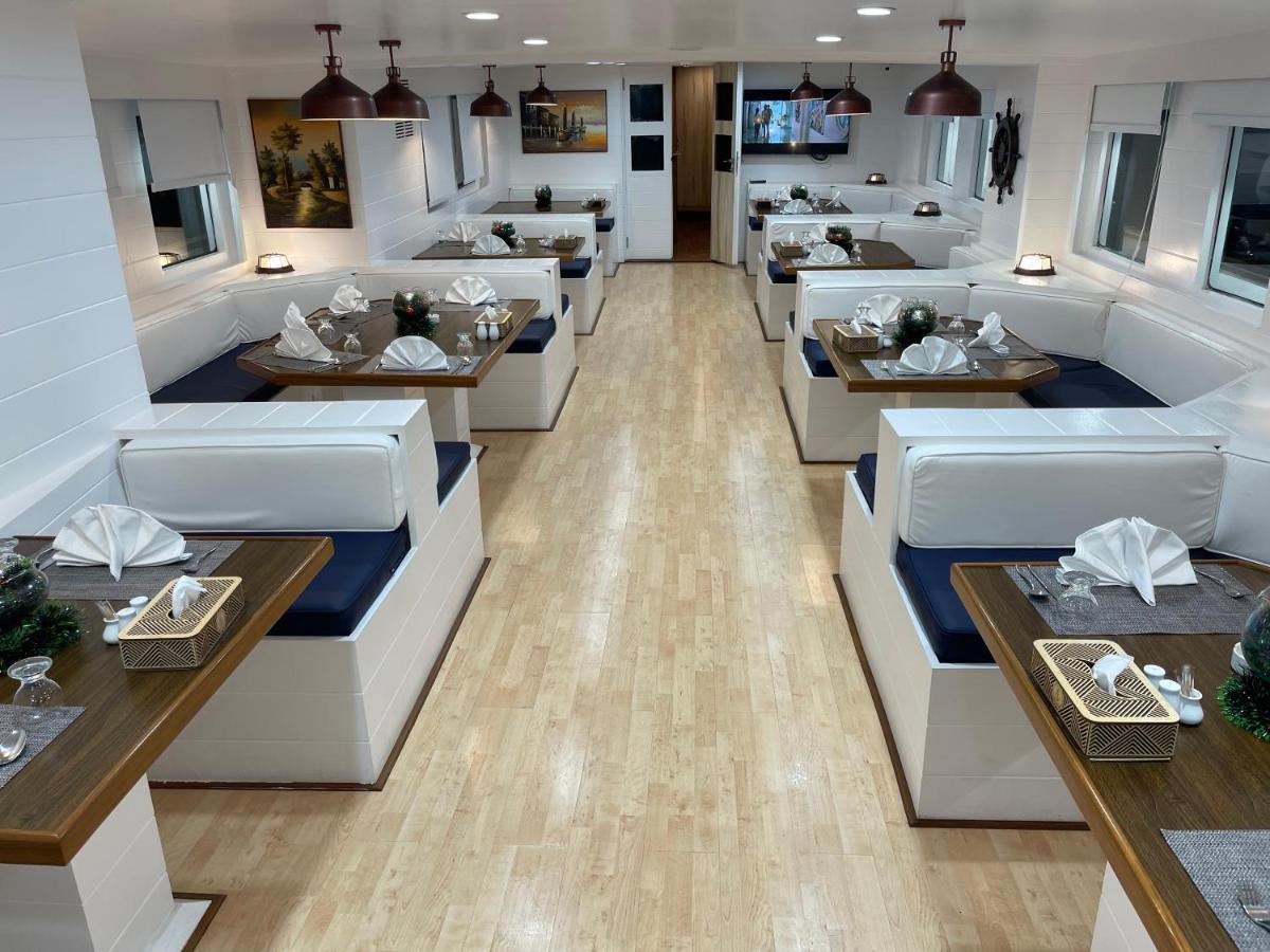 Fleet Club Mahrousa Александрия Екстериор снимка The interior of the restaurant